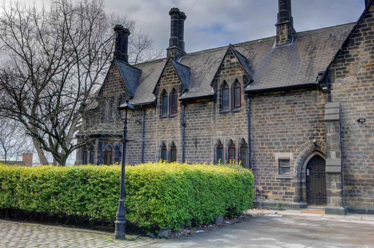 Villa The Old Vicarage - Secure Parking, Fast Wifi, Garden Leeds  Exterior foto