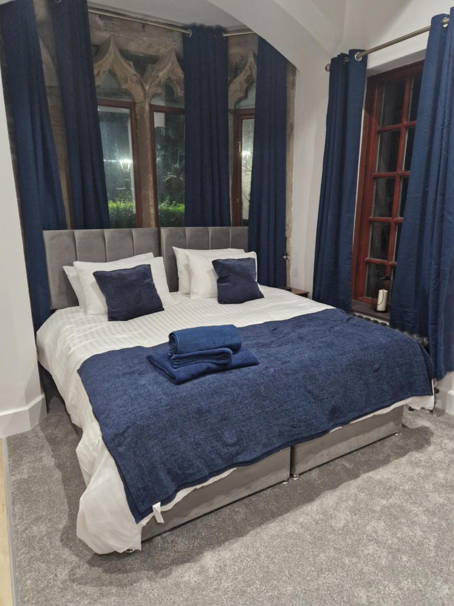 Villa The Old Vicarage - Secure Parking, Fast Wifi, Garden Leeds  Exterior foto