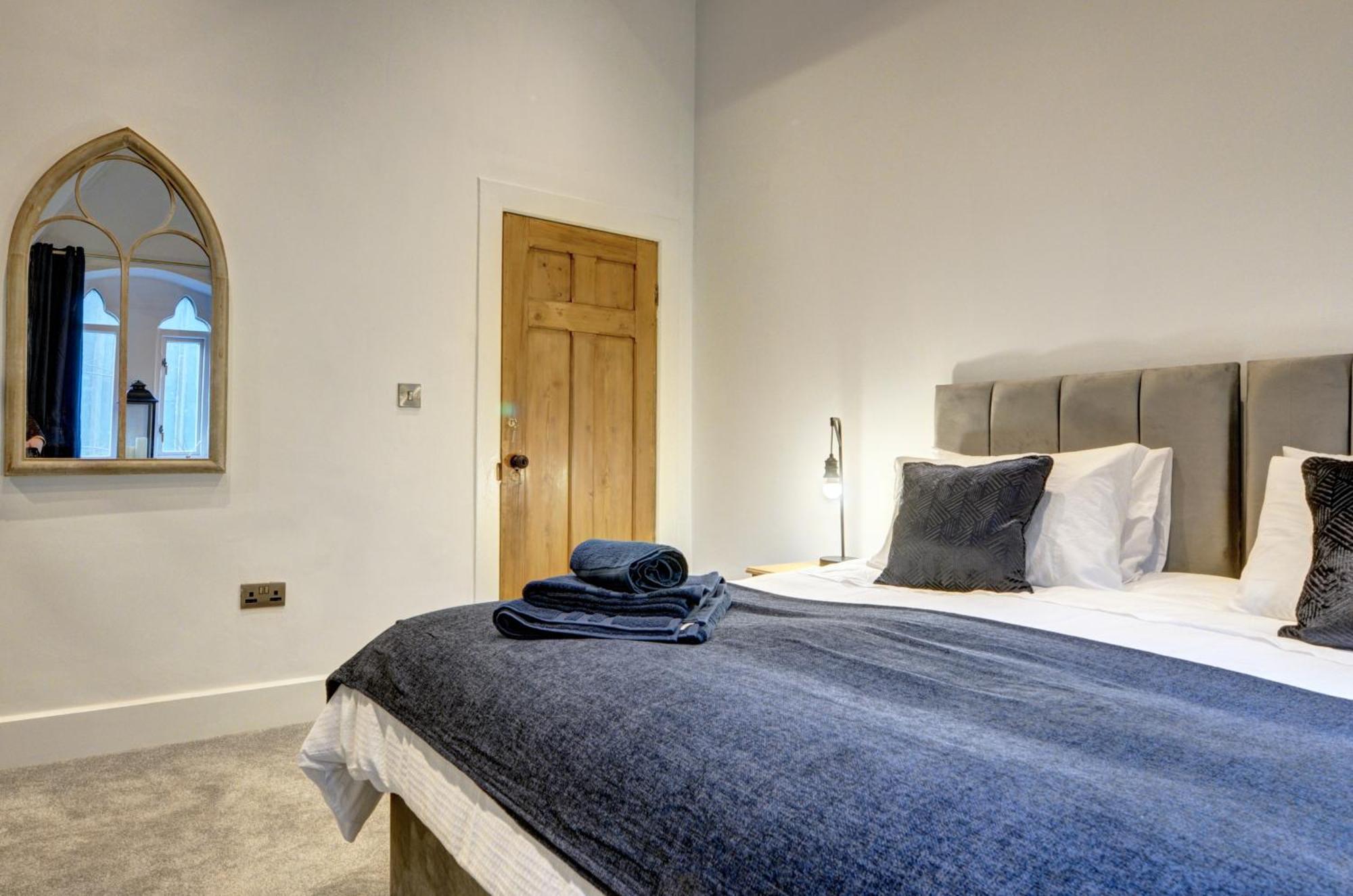 Villa The Old Vicarage - Secure Parking, Fast Wifi, Garden Leeds  Exterior foto